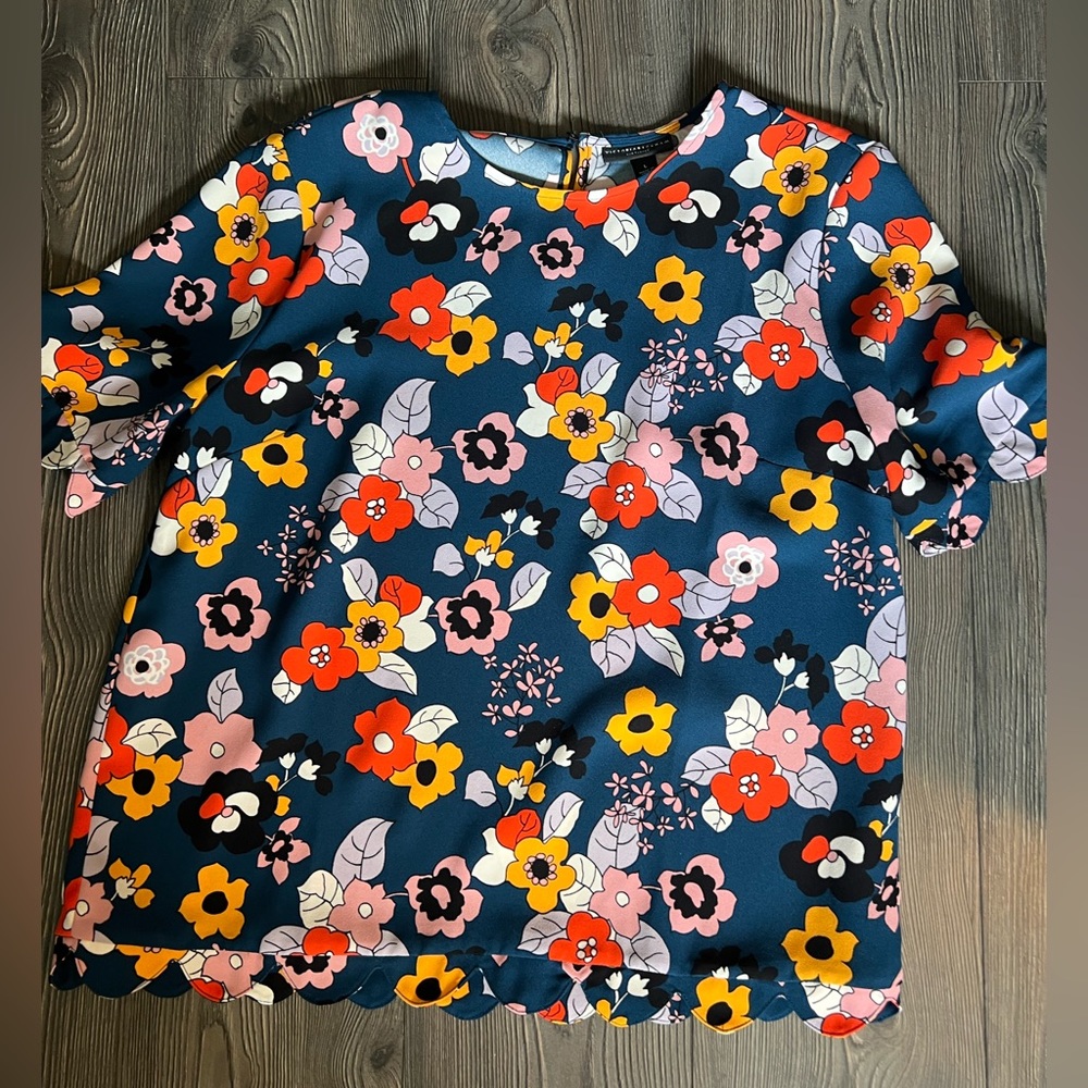 Victoria Beckham for Target dead stock size large! Floral blouse